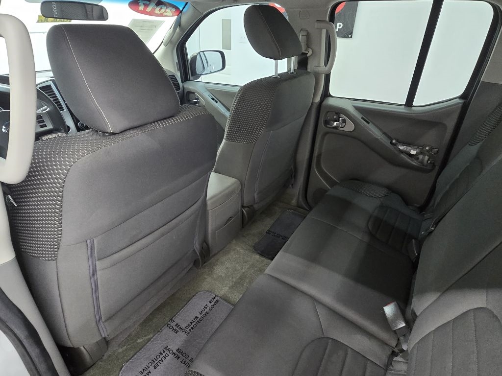 Nissan Frontier S Crew Cab 5AT 2WD 2017