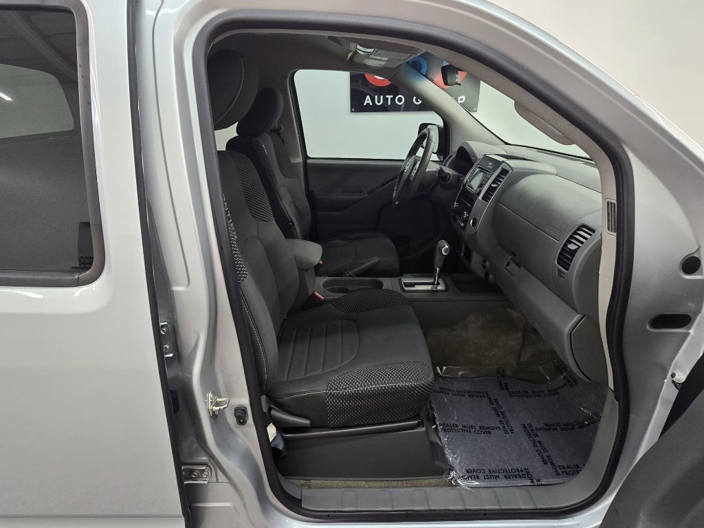 Nissan Frontier S Crew Cab 5AT 2WD 2017