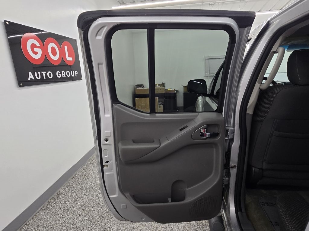 Nissan Frontier S Crew Cab 5AT 2WD 2017