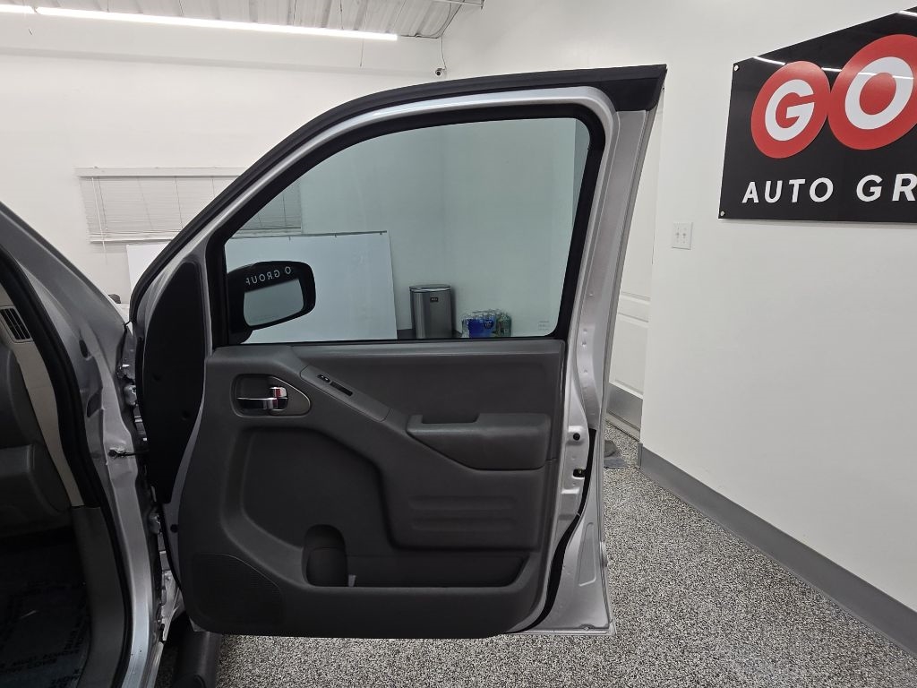 Nissan Frontier S Crew Cab 5AT 2WD 2017