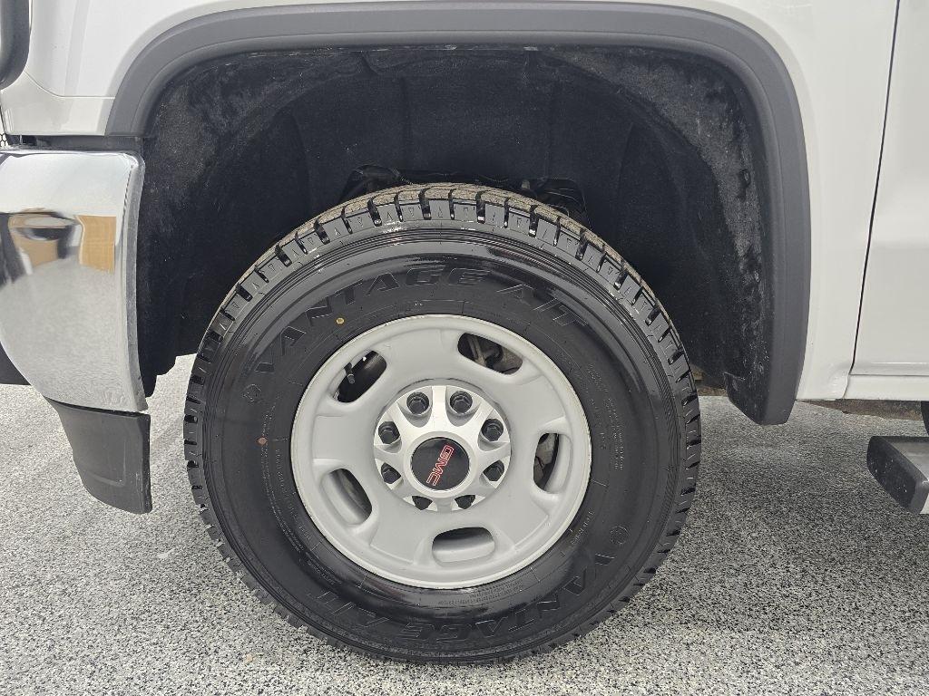 GMC Sierra 2500HD Base Crew Cab 4WD 2017