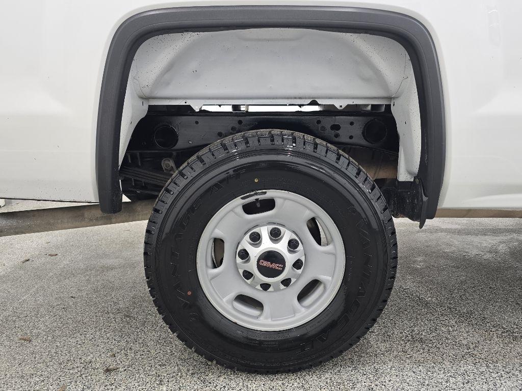 GMC Sierra 2500HD Base Crew Cab 4WD 2017