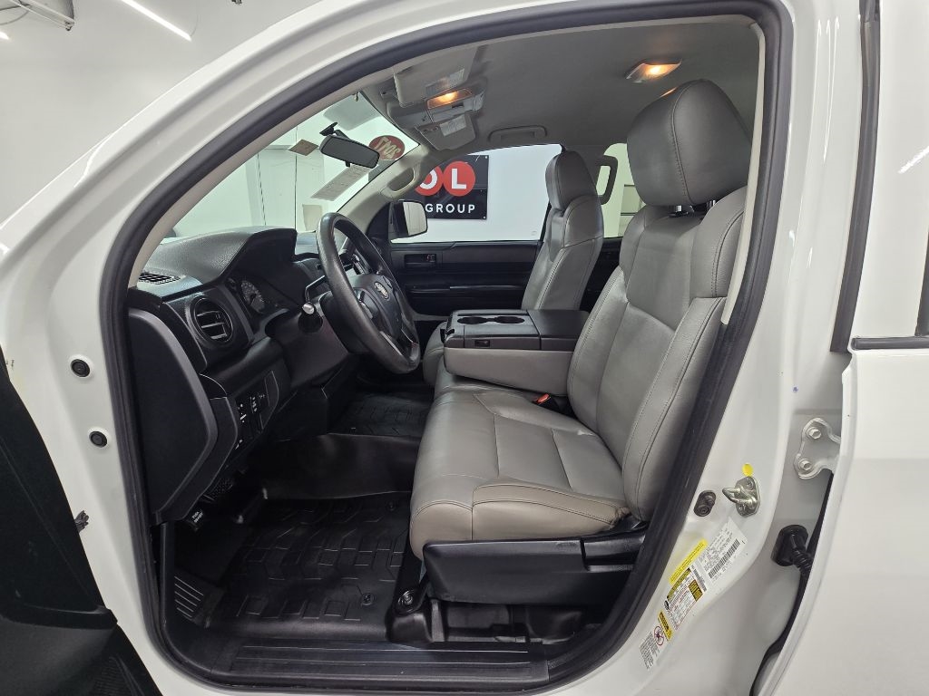 Toyota Tundra SR5 4.6L V8 Double Cab 2WD 2017