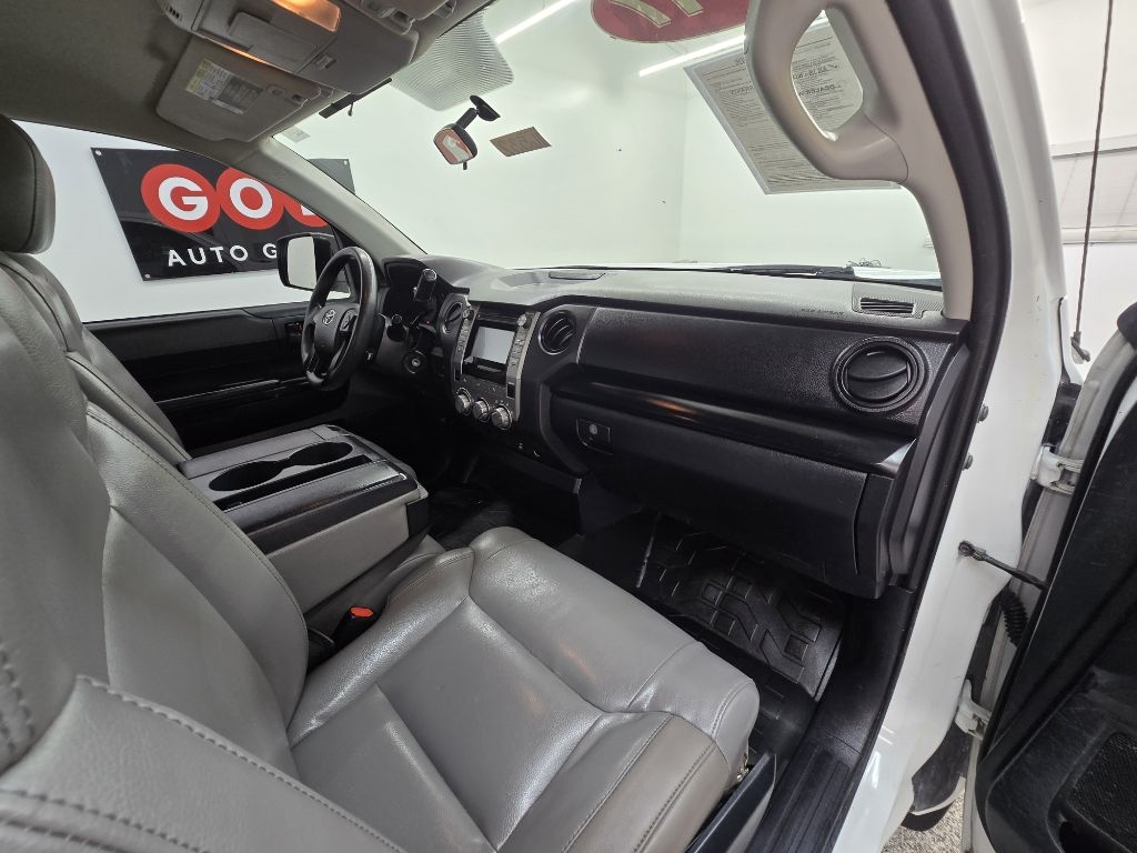 Toyota Tundra SR5 4.6L V8 Double Cab 2WD 2017