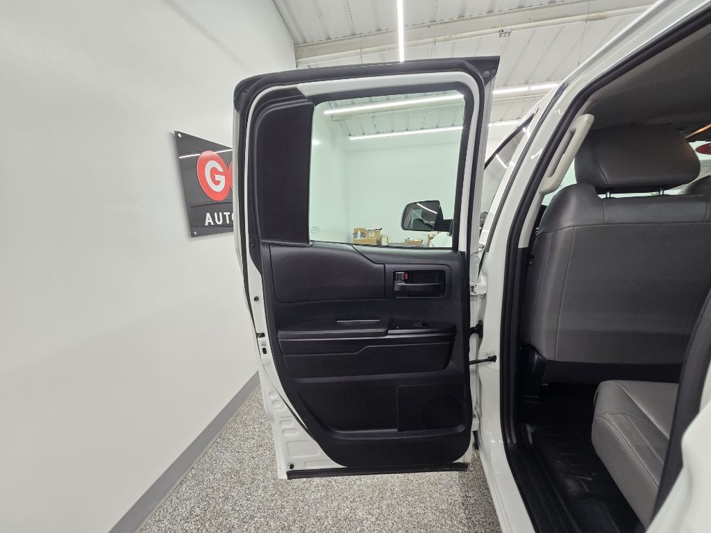 Toyota Tundra SR5 4.6L V8 Double Cab 2WD 2017