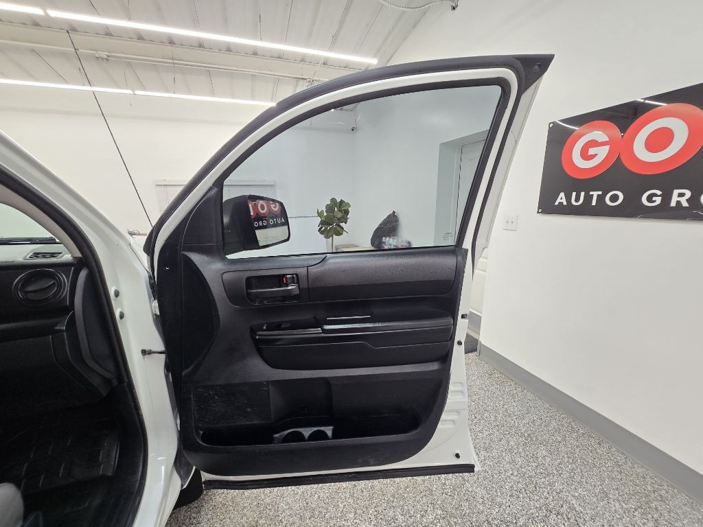 Toyota Tundra SR5 4.6L V8 Double Cab 2WD 2017