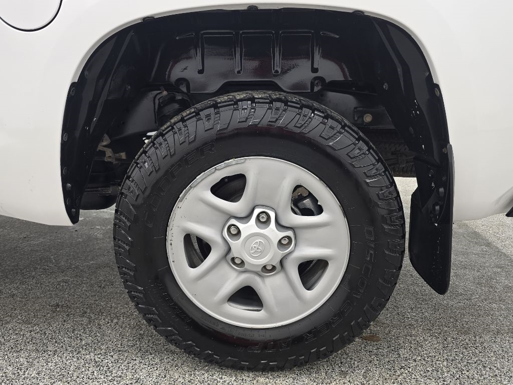 Toyota Tundra SR5 4.6L V8 Double Cab 2WD 2017