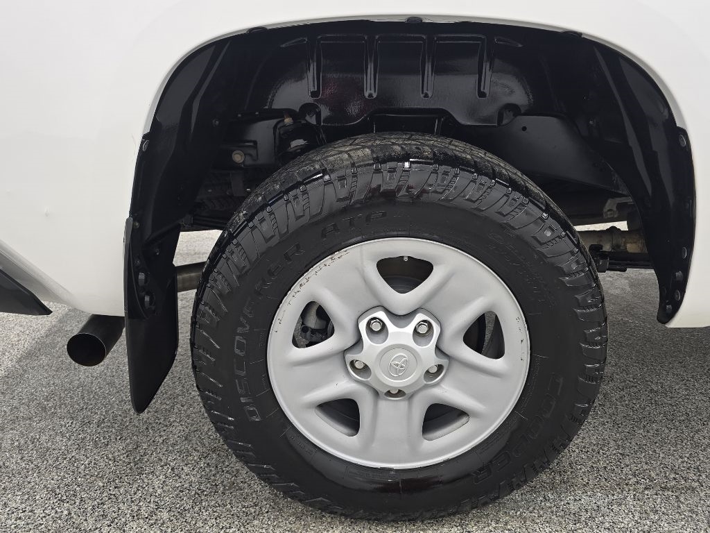 Toyota Tundra SR5 4.6L V8 Double Cab 2WD 2017