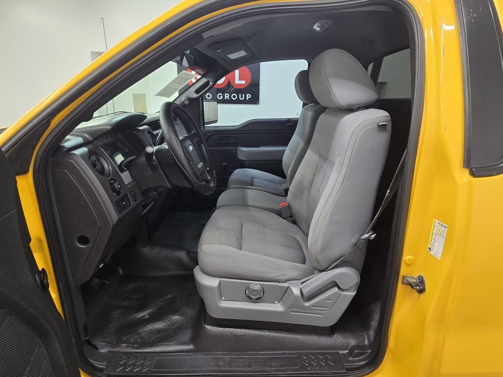 Ford F-150 XLT 8-ft. Bed 2WD 2012