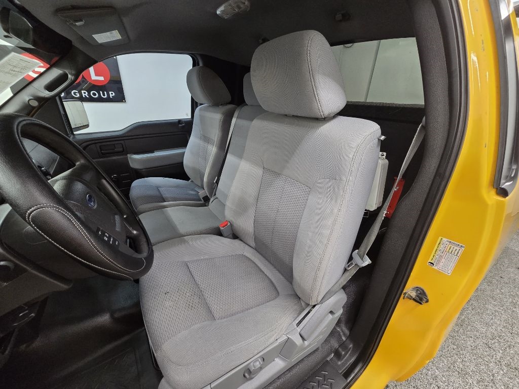 Ford F-150 XLT 8-ft. Bed 2WD 2012