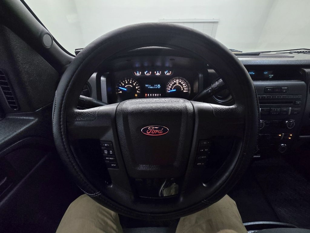 Ford F-150 XLT 8-ft. Bed 2WD 2012