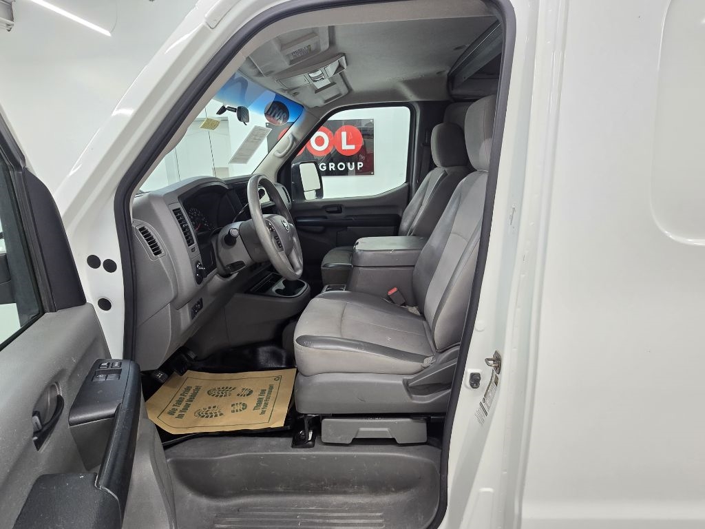 Nissan NV Cargo 2500 HD SV V6 2017