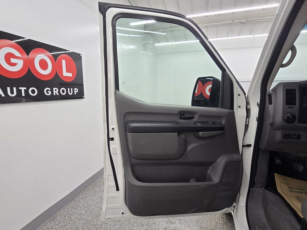 Nissan NV Cargo 2500 HD SV V6 2017