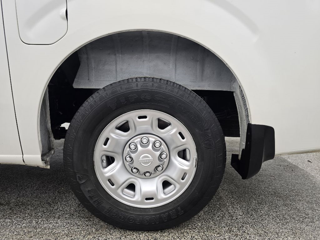 Nissan NV Cargo 2500 HD SV V6 2017