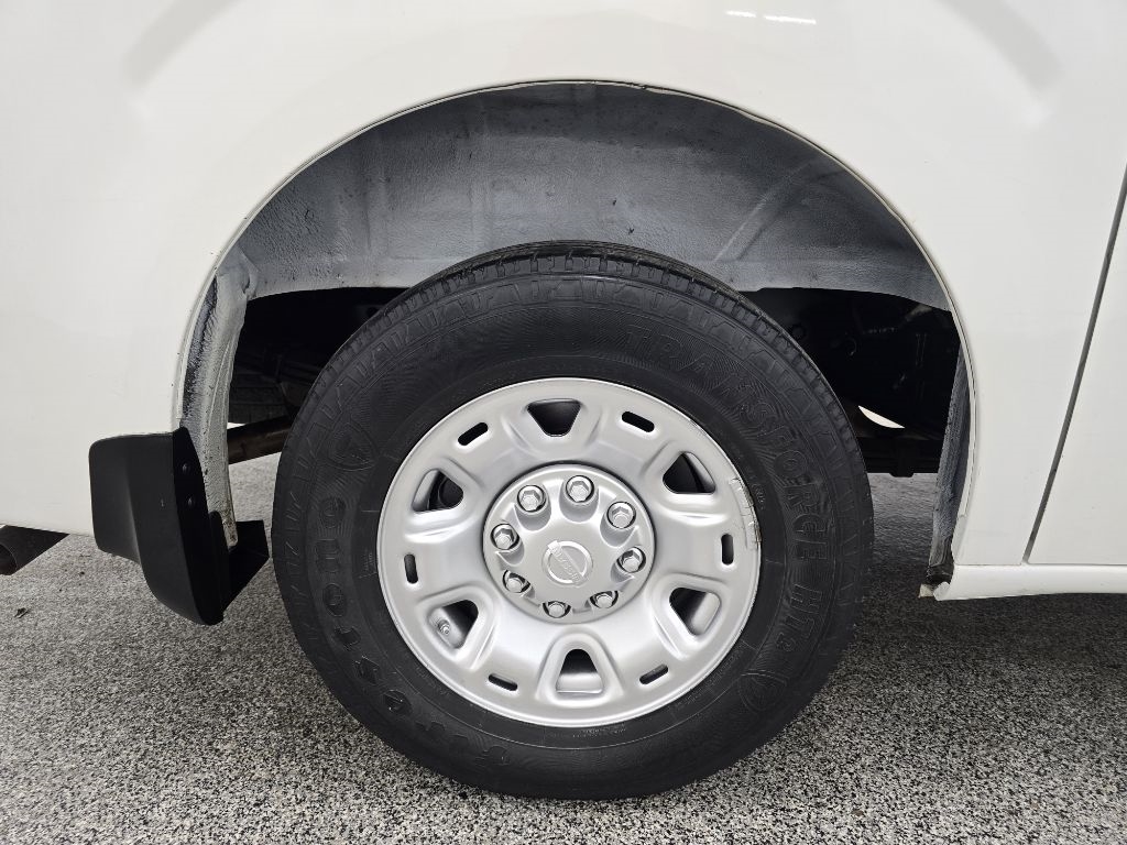 Nissan NV Cargo 2500 HD SV V6 2017