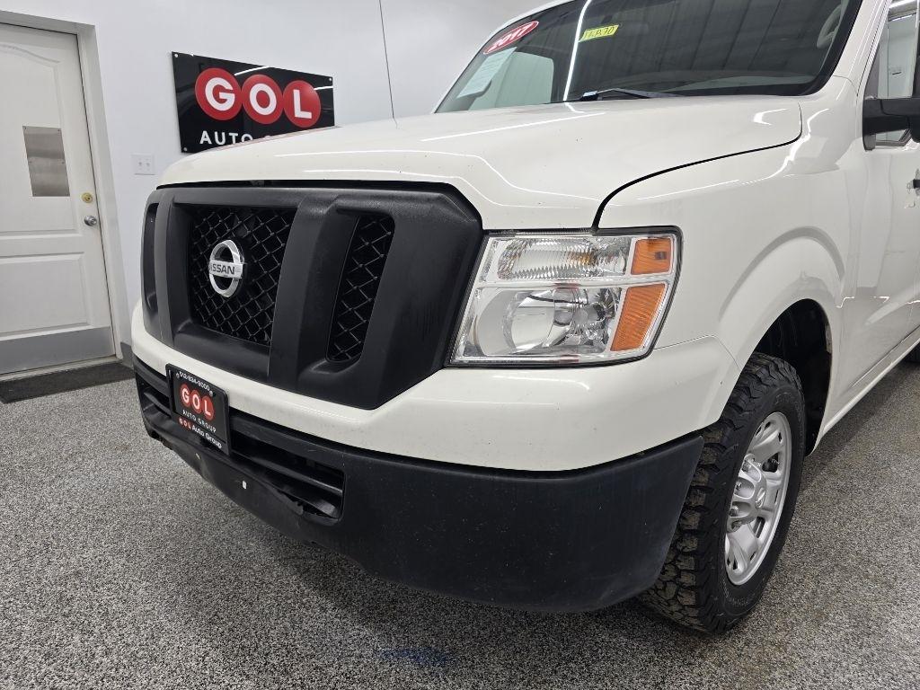 Nissan NV Cargo 2500 HD SV V6 2017