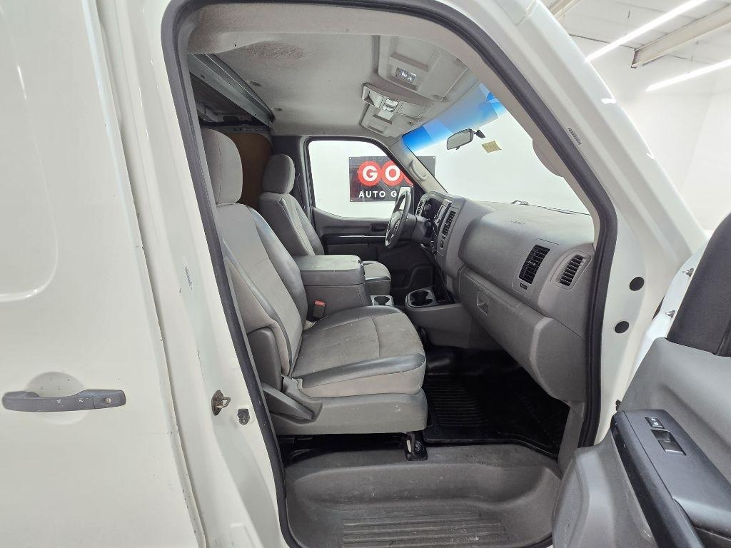 Nissan NV Cargo 2500 HD SV V6 2017