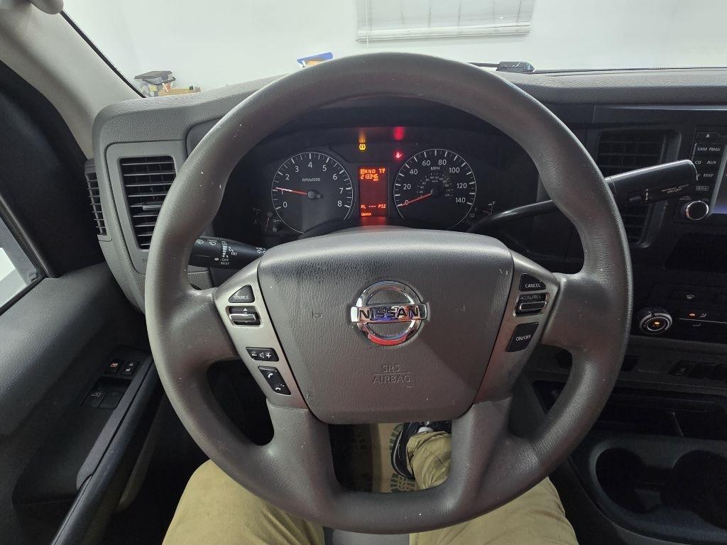 Nissan NV Cargo 2500 HD SV V6 2017