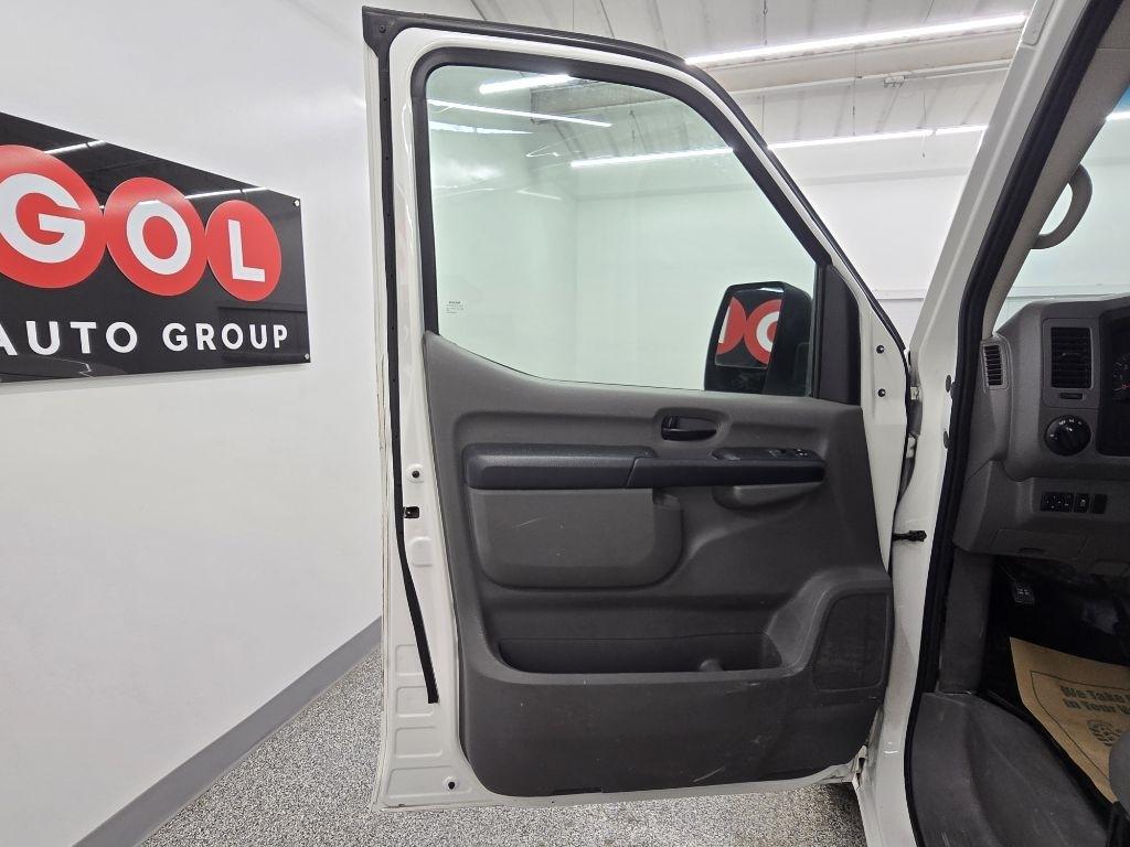 Nissan NV Cargo 2500 HD SV V6 2017