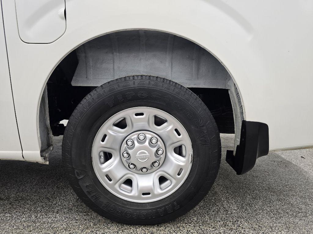 Nissan NV Cargo 2500 HD SV V6 2017