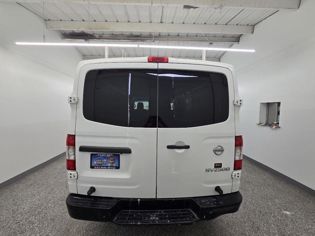 Nissan NV Cargo 2500 HD SV V6 2017