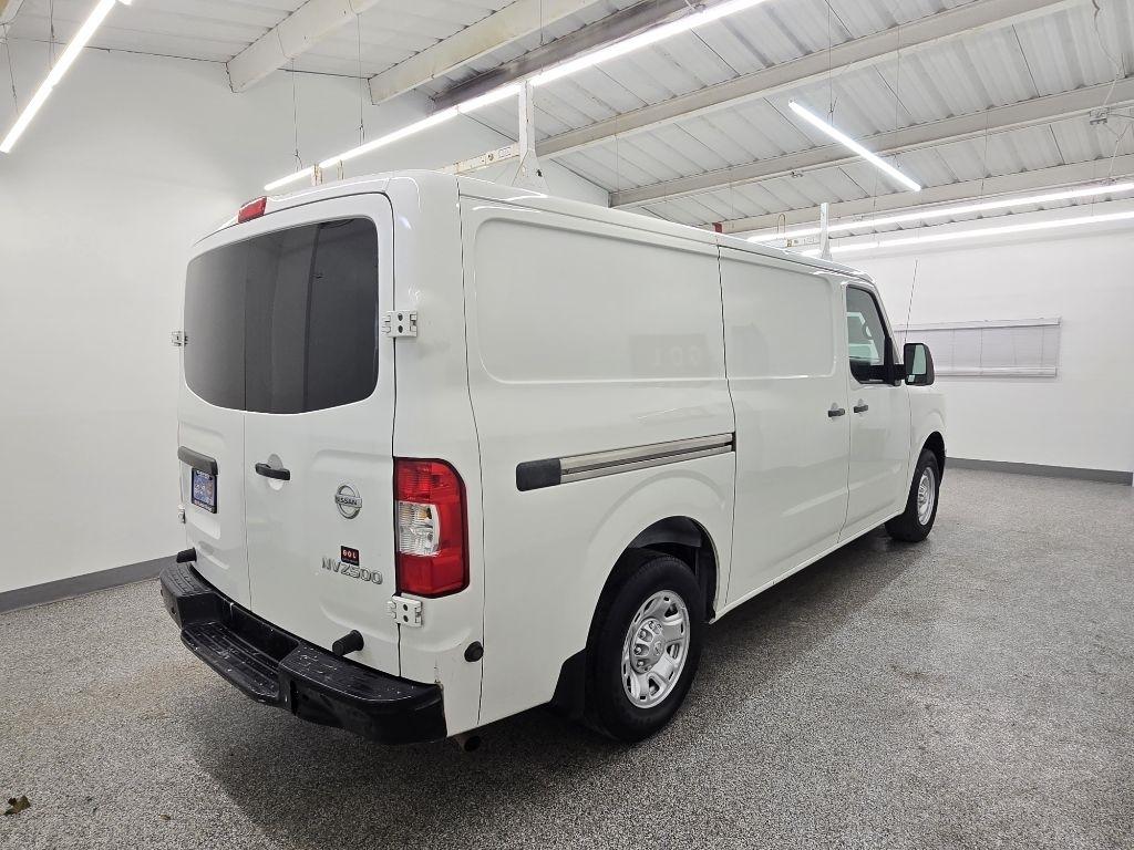 Nissan NV Cargo 2500 HD SV V6 2017