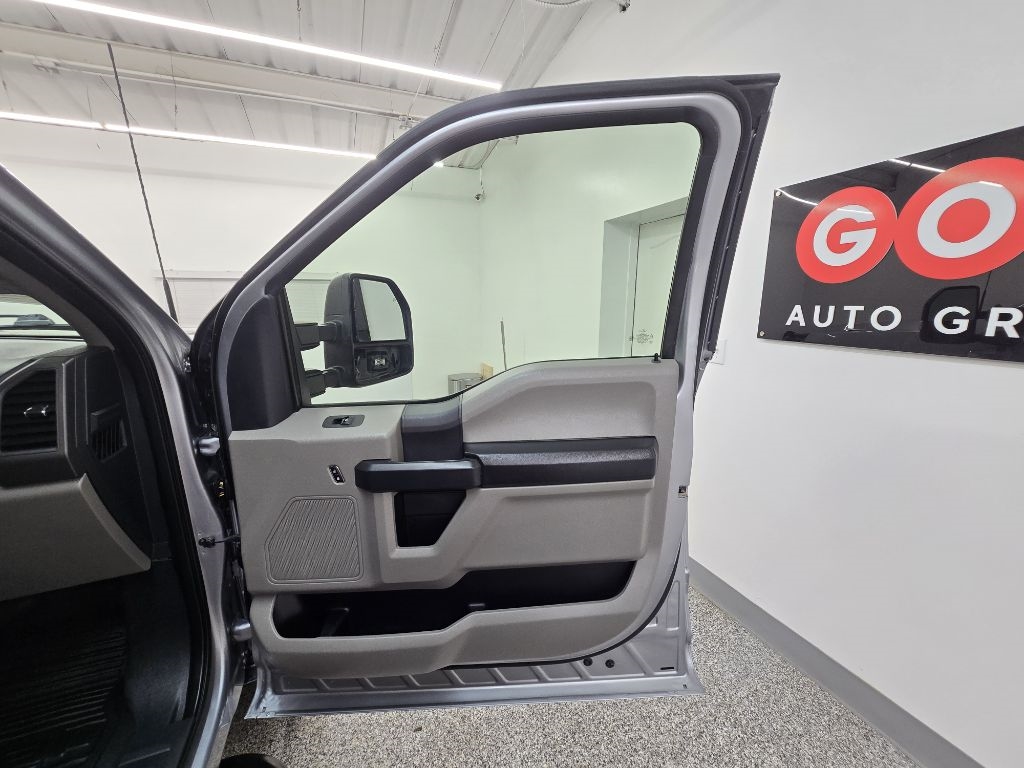 Ford F-250 SD XL Crew Cab 4WD 2022