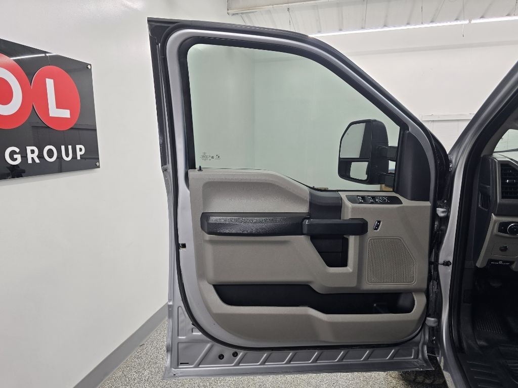 Ford F-250 SD XL Crew Cab 4WD 2022