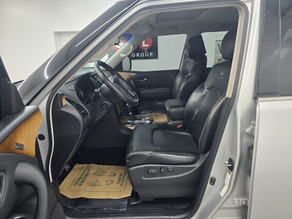 Infiniti QX56 2WD 2011