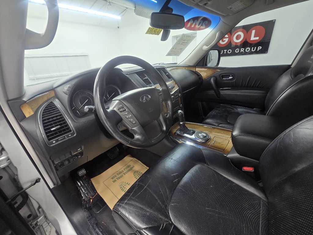 Infiniti QX56 2WD 2011