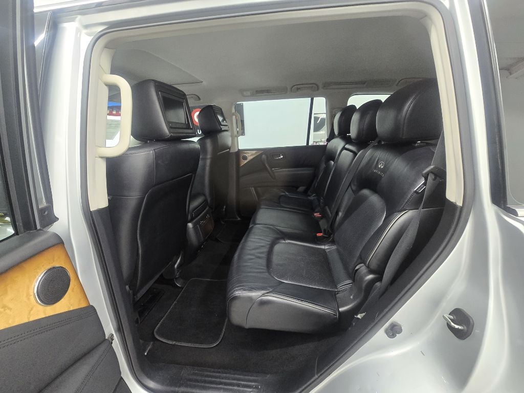 Infiniti QX56 2WD 2011