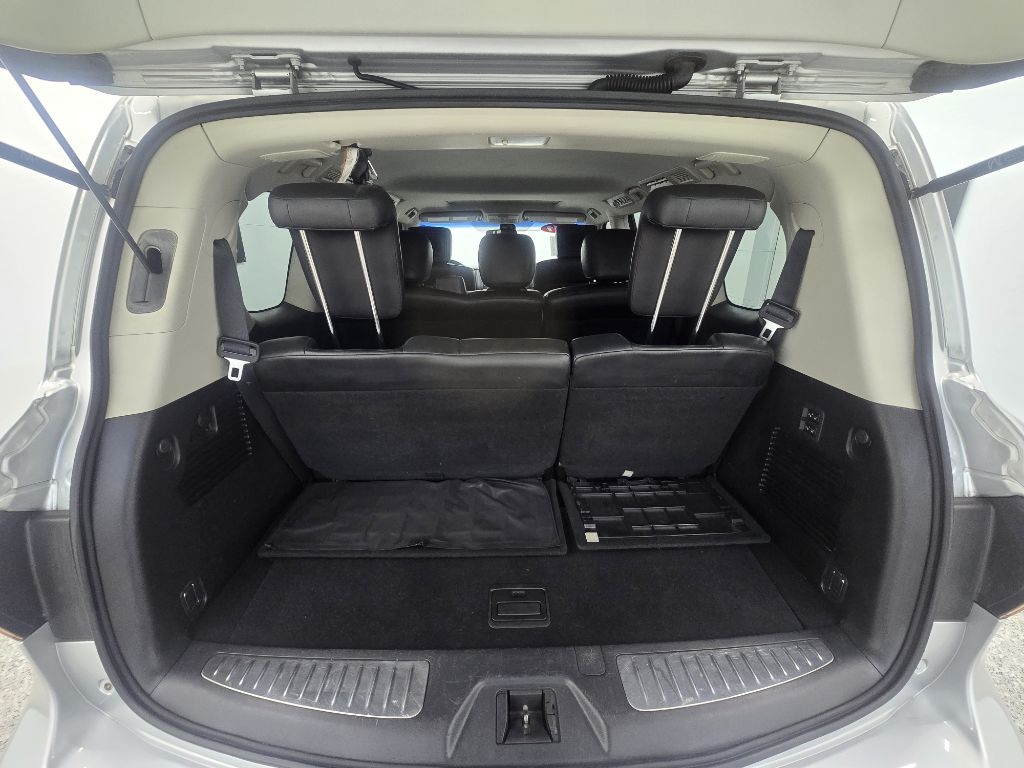Infiniti QX56 2WD 2011