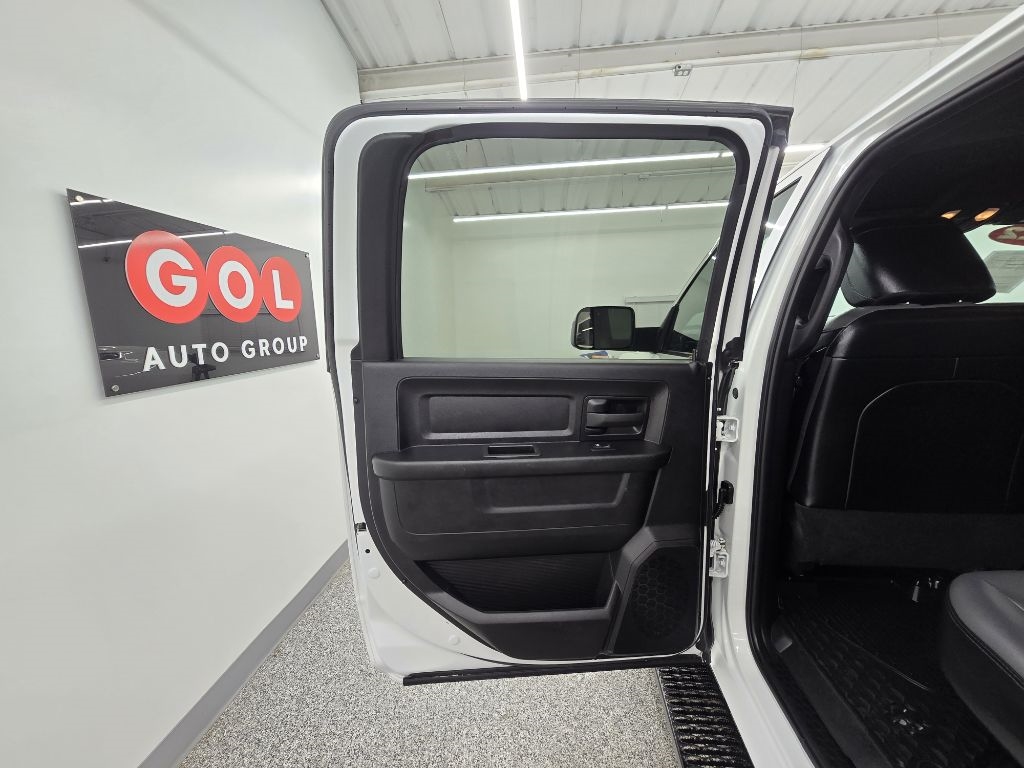 RAM 2500 Tradesman Crew Cab SWB 4WD 2022