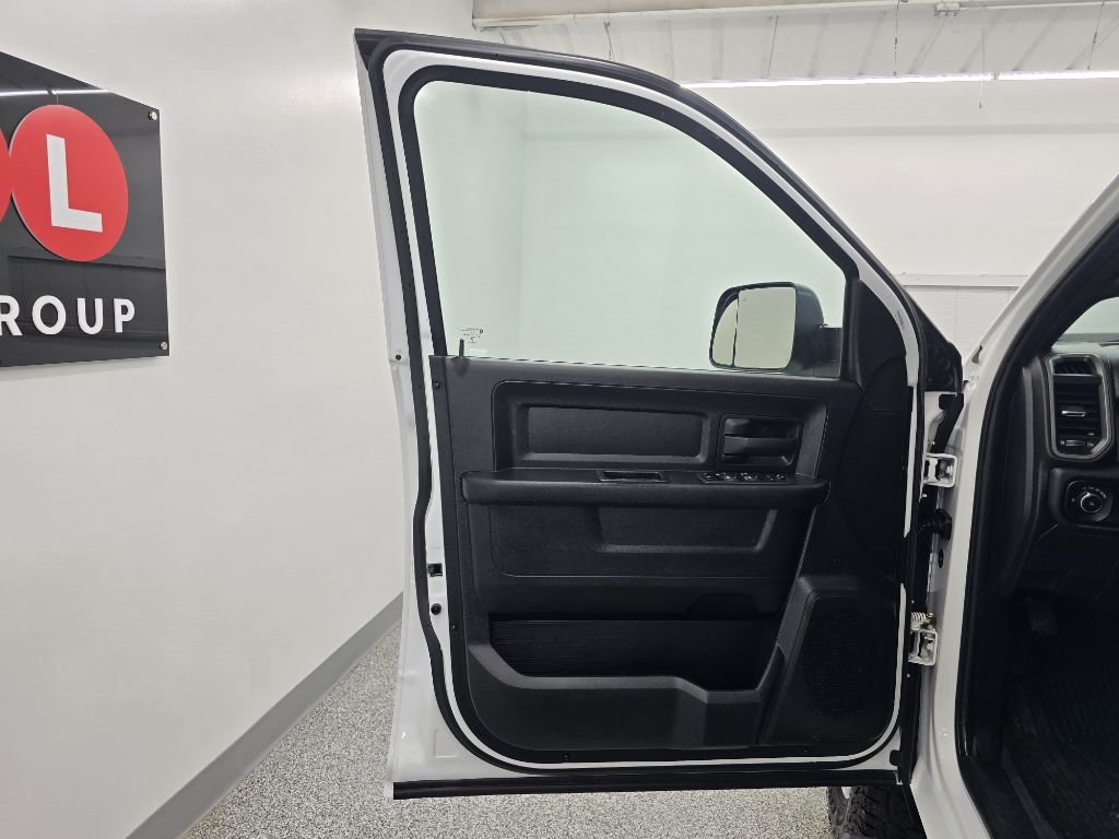 RAM 2500 Tradesman Crew Cab SWB 4WD 2022