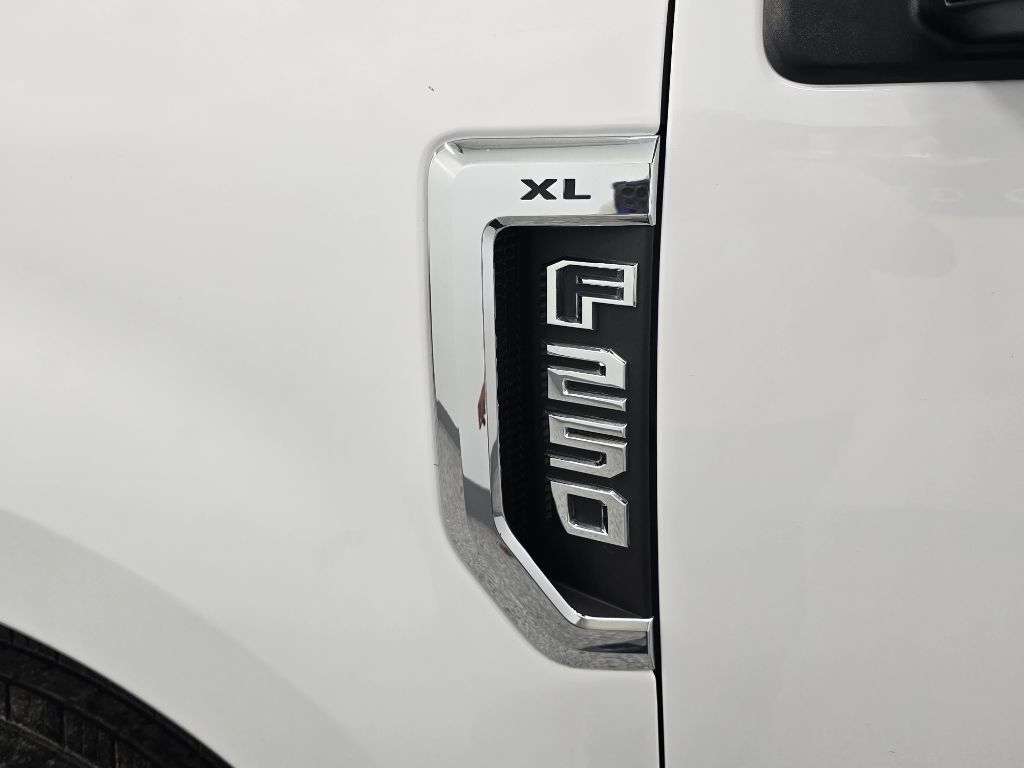 Ford F-250 SD XL Crew Cab 2WD 2018