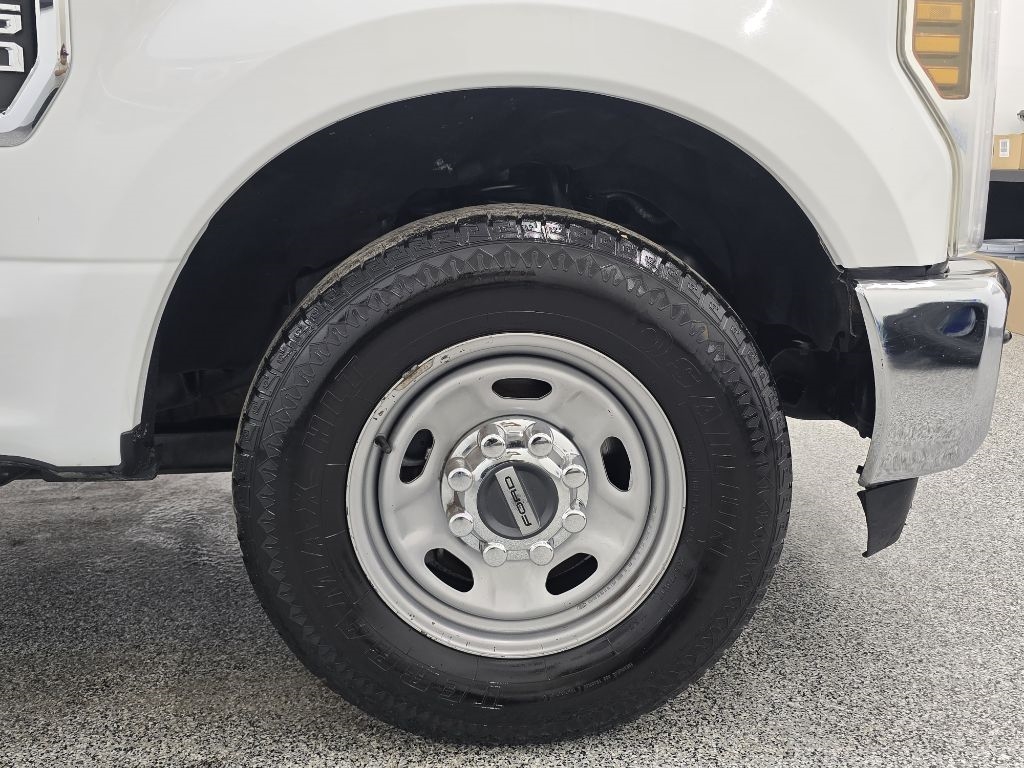 Ford F-250 SD XL Crew Cab 2WD 2018