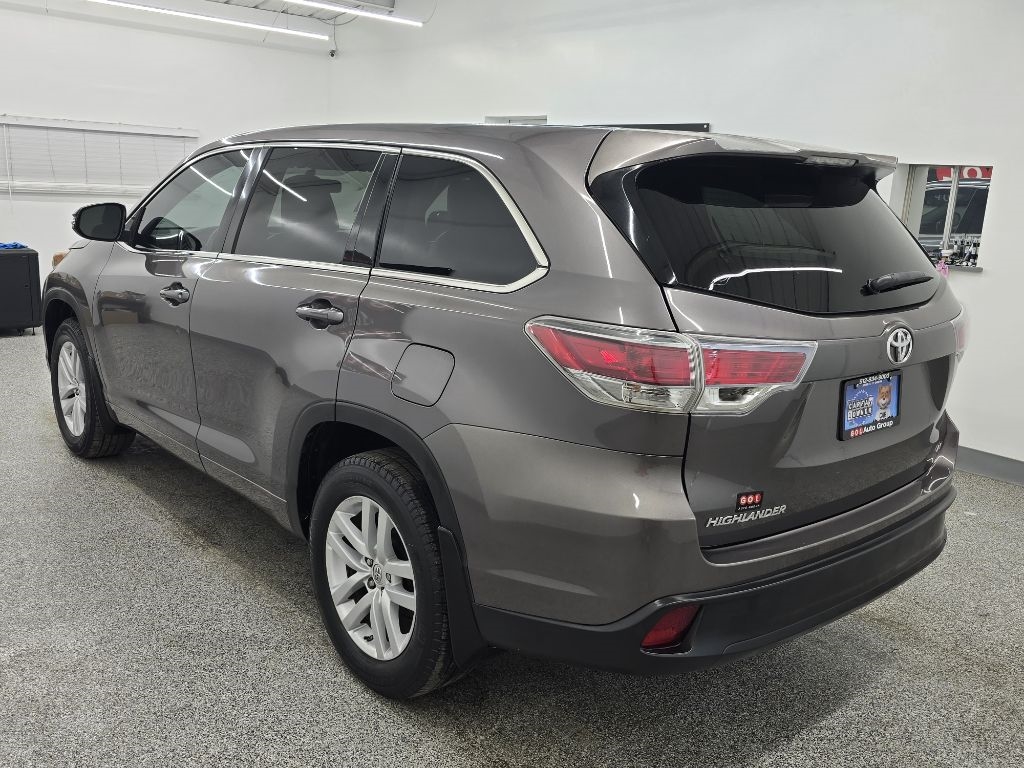 Toyota Highlander LE FWD I4 2015