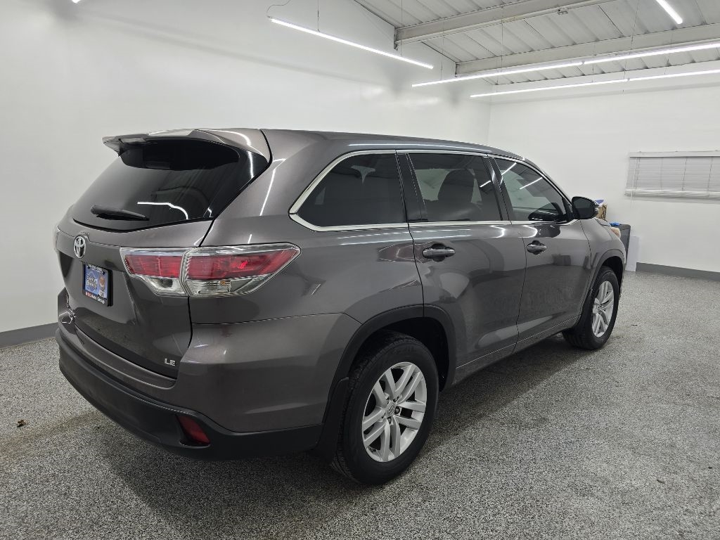 Toyota Highlander LE FWD I4 2015