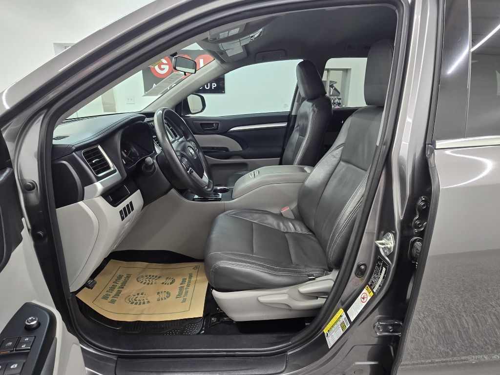 Toyota Highlander LE FWD I4 2015