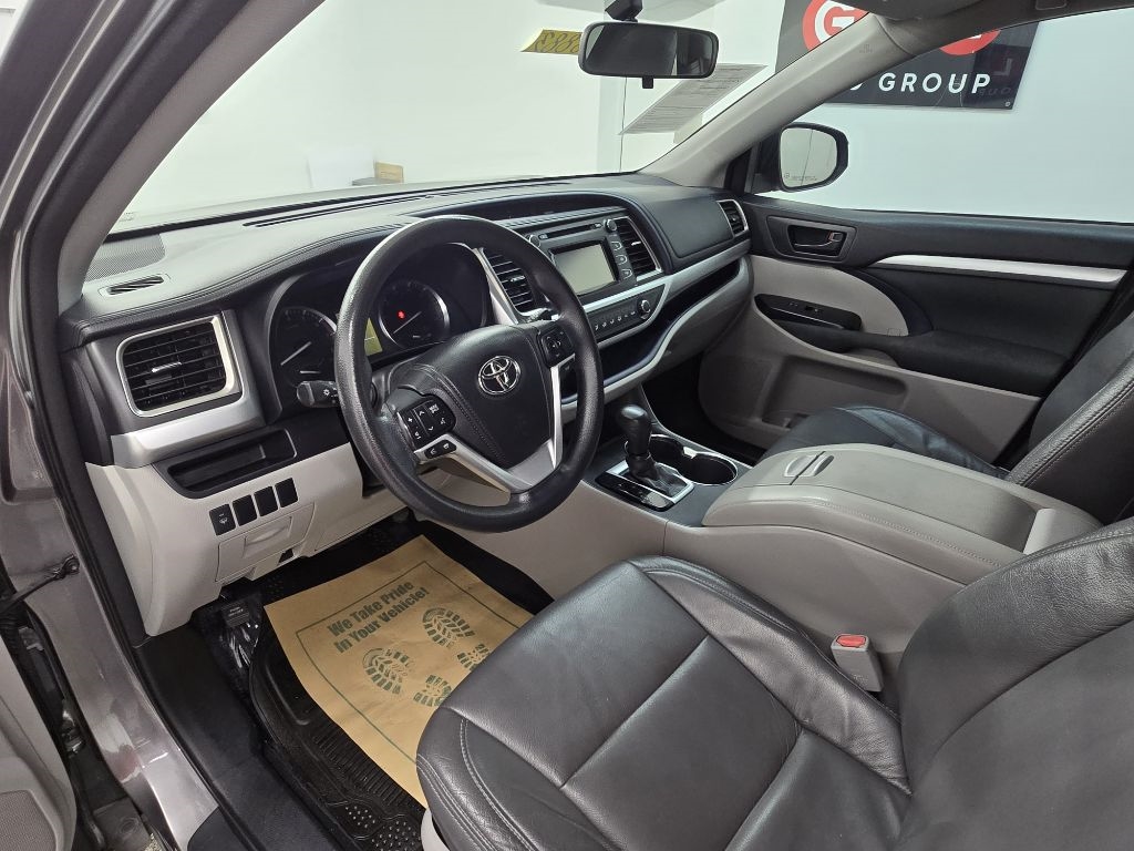 Toyota Highlander LE FWD I4 2015