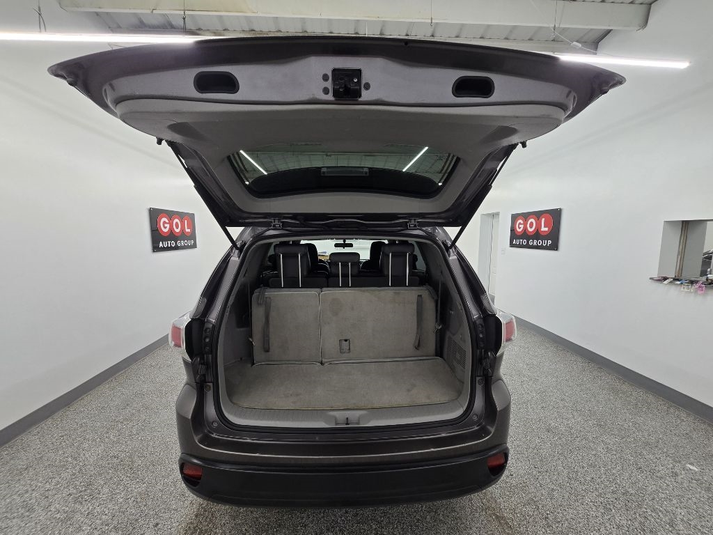 Toyota Highlander LE FWD I4 2015