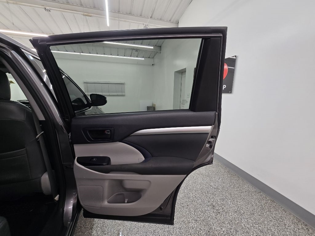 Toyota Highlander LE FWD I4 2015