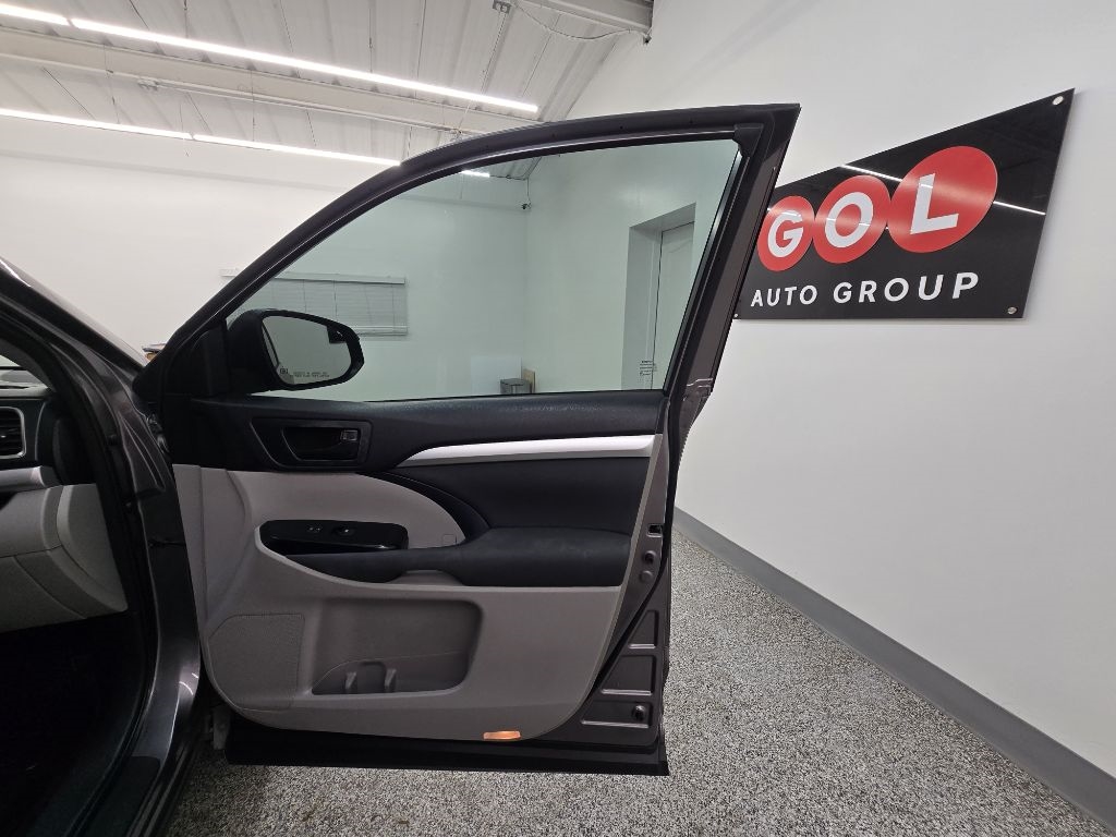 Toyota Highlander LE FWD I4 2015