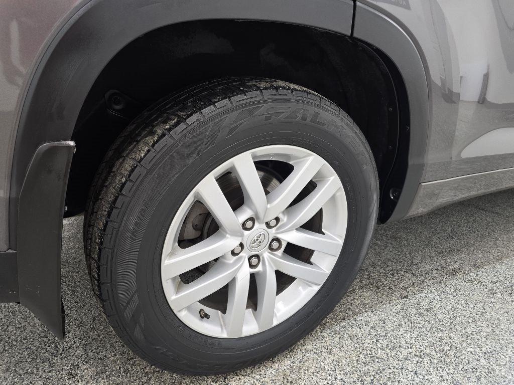 Toyota Highlander LE FWD I4 2015