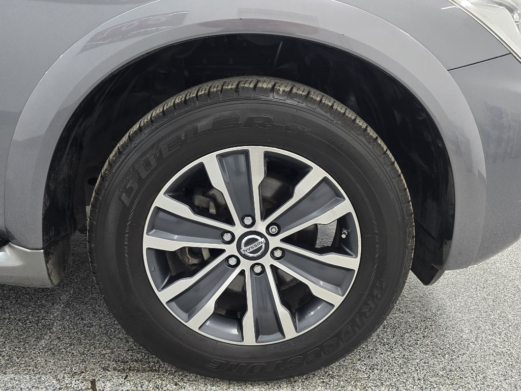 Nissan Armada Platinum 2WD 2017