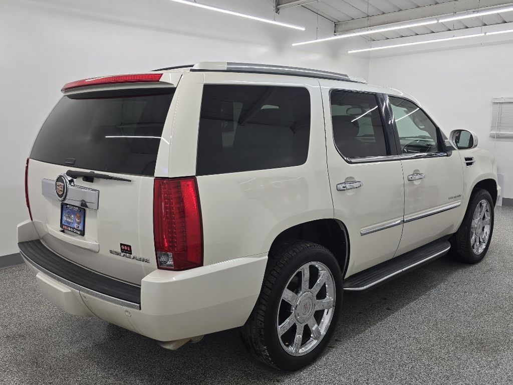Cadillac Escalade 2WD Luxury 2013
