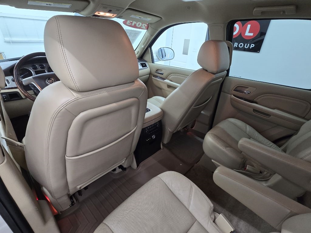 Cadillac Escalade 2WD Luxury 2013