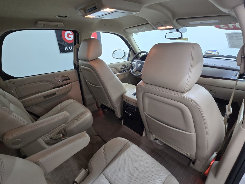 Cadillac Escalade 2WD Luxury 2013