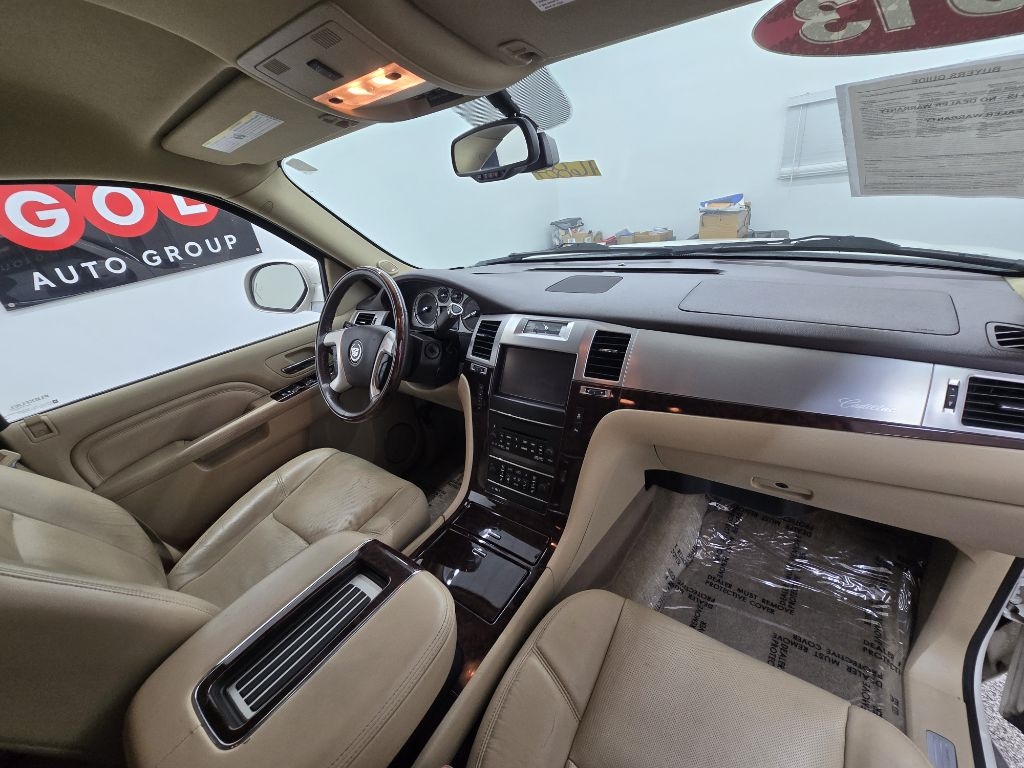 Cadillac Escalade 2WD Luxury 2013