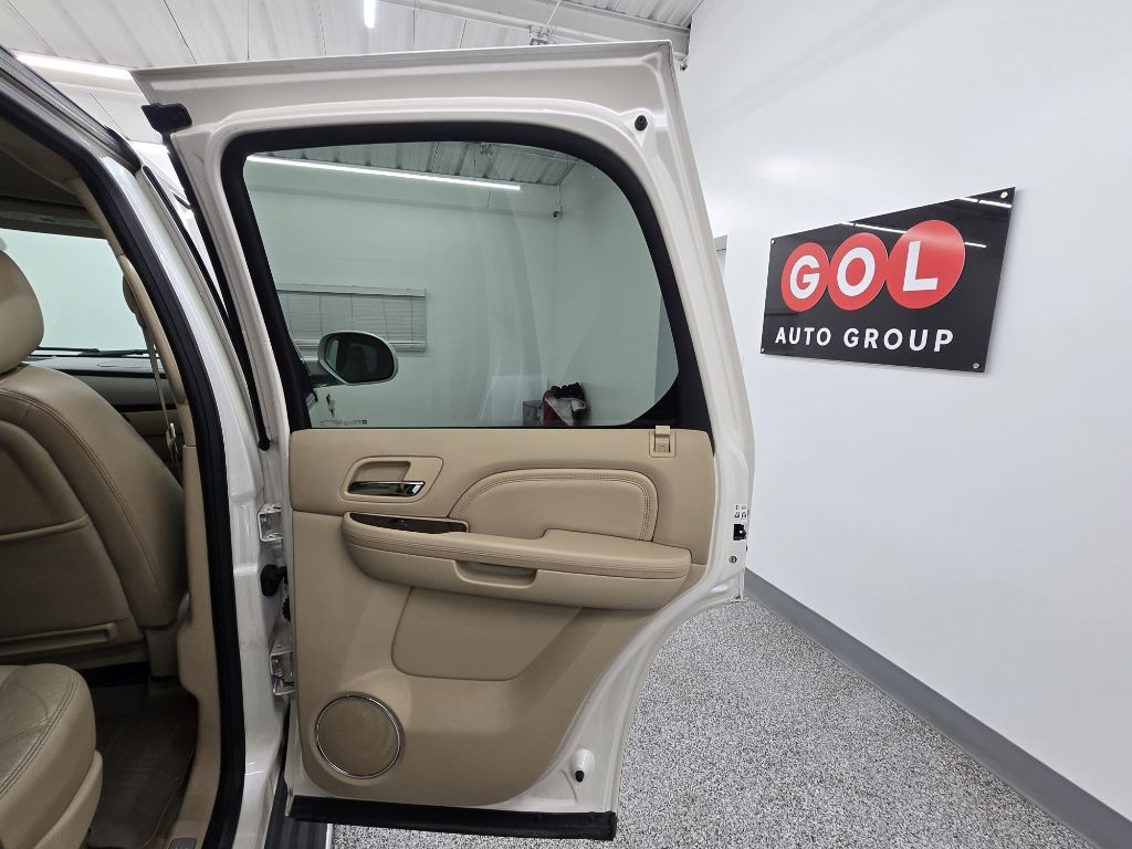 Cadillac Escalade 2WD Luxury 2013